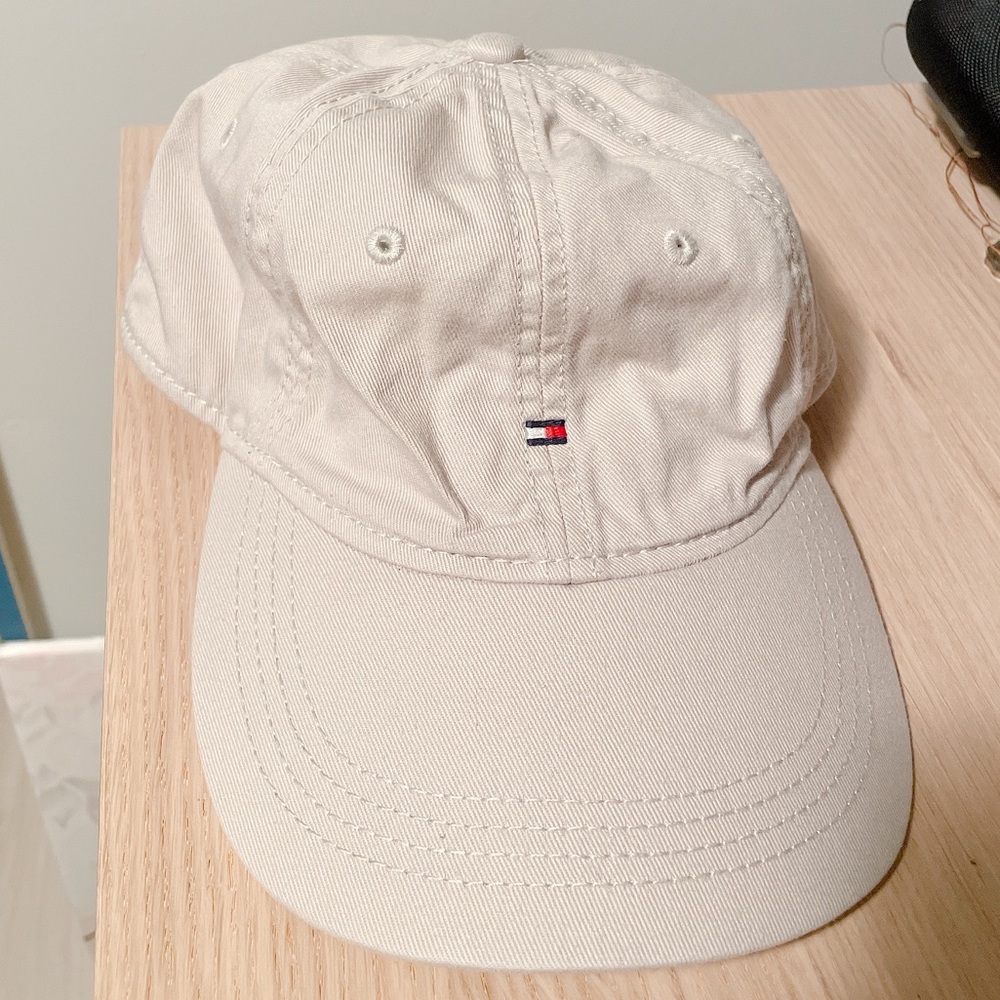 Tommy Hilfiger cap